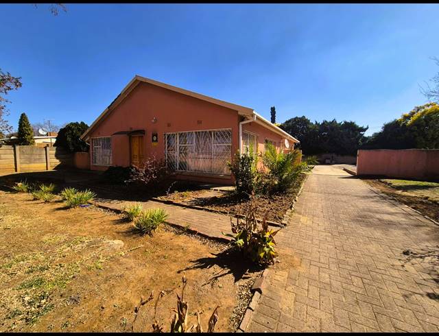 4 BEDROOM HOUSE FOR SALE IN SONLAND PARK